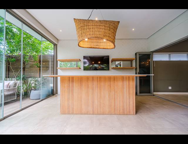 4 BEDROOM TOWNHOUSE FOR SALE IN DUNKIRK ESTATE